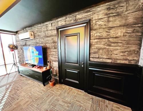 c330383b-e7a0-4fe1-931b-56b3728f4a54